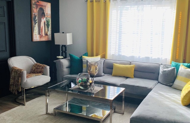 Homey Comfy Vacation Rentals - Las Vegas