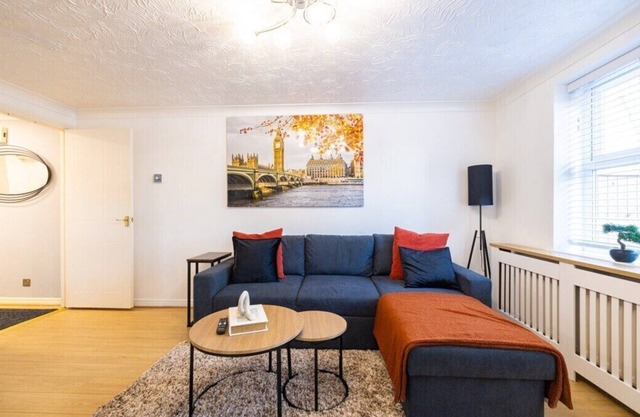 Honeysuckle Court - Close to City Centre!