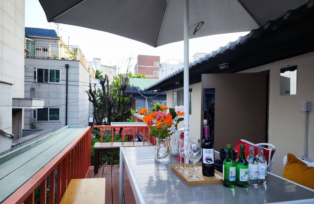 Hongdae A large courtyard house 2f of a detached house