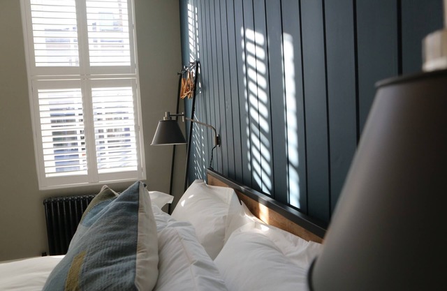 Hop Market - ensuite bedroom