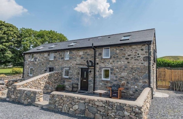Horseshoe Cottage historic gem near Snowdonia.nn