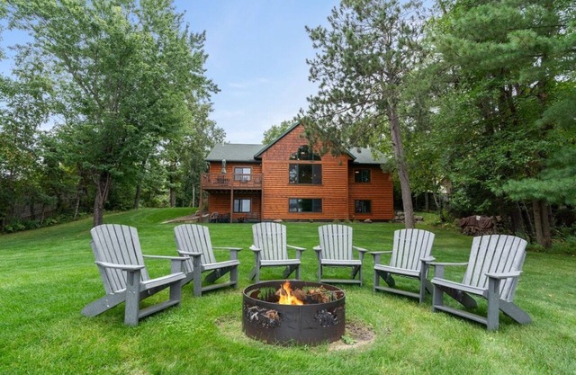 Horseshoe Lake Cabin with Hot Tub, Games, Fire Pit, Snowshoes, Snowmobile Trails