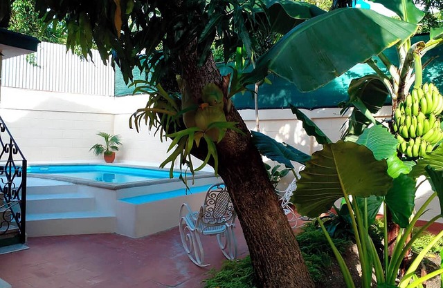 Hostal JJ, Casa completa, con 3 habitaciones y piscina