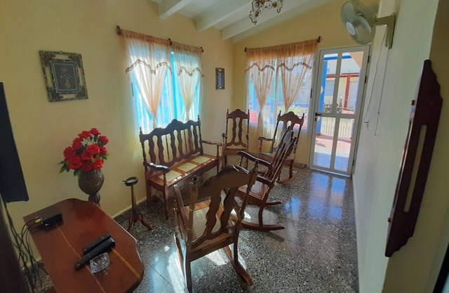 Hostal Silvia & Homero PLAYA LARGA