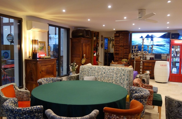 Hostelry private