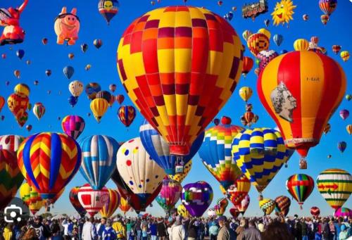 Hot Air Balloon Haven, King Bed, Office, Foosball, Crib