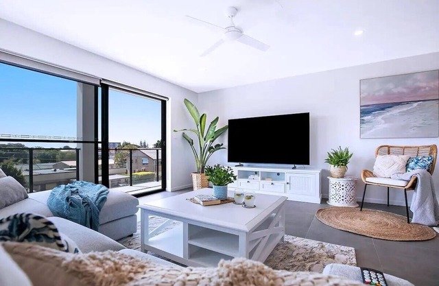 HOT New Chic 3 ensuite ap. Redcliffe, Brisbane