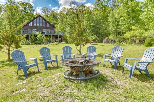 Hot Tub and Game Room Peaceful Wardensville Cabin