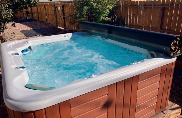 Hot Tub Cozy Cottage in Colorado Springs