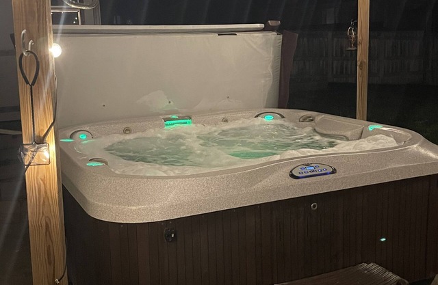 Hot Tub - Pool Table - Fire Pit - Family Friendly! Hosted by Homes by CNJ.