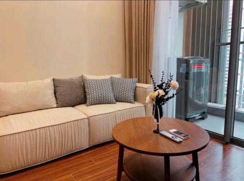 #HOTDEAL , Lustay 1BR - H3 Masteri Waterfront - Pool & Gym Access