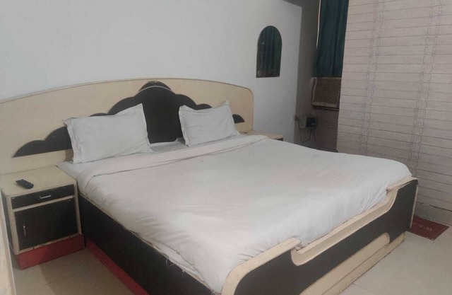 Hotel Abhishek Residency By The Arrow