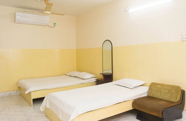 Hotel Al Sarwar - Deluxe Triple Room
