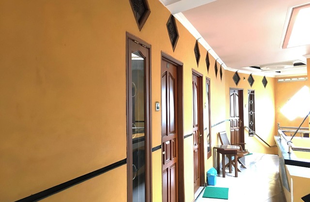 Hotel Alami near Alun-Alun Klaten