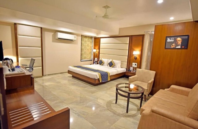 Hotel Amit Park International