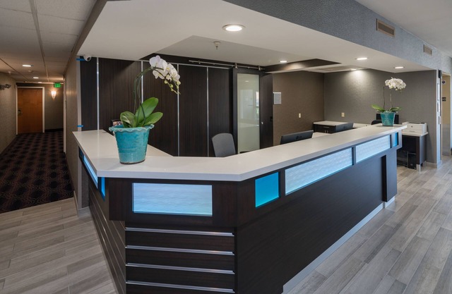 Hotel Aura SFO
