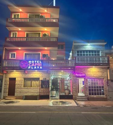 Hotel Capri Playa a una calle de la Playa Regatas