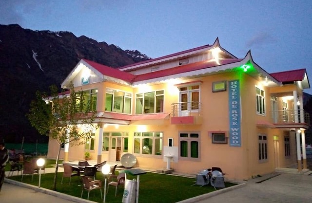 Hotel De Rose Wood Batakundi