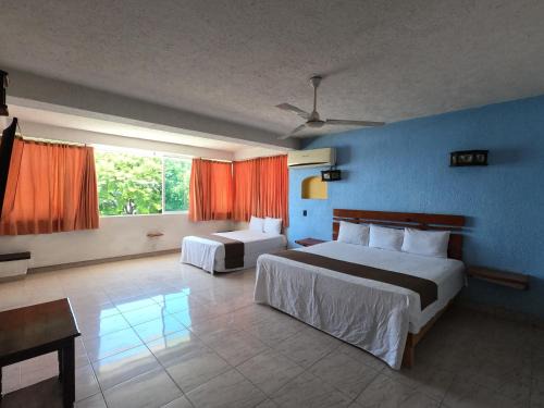 Hotel en Teques con Alberca