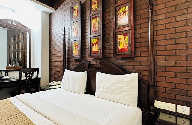 Hotel Lavish IN- Rajouri Garden