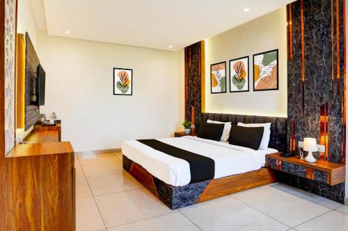 Hotel Le Grand Near IGI Airport