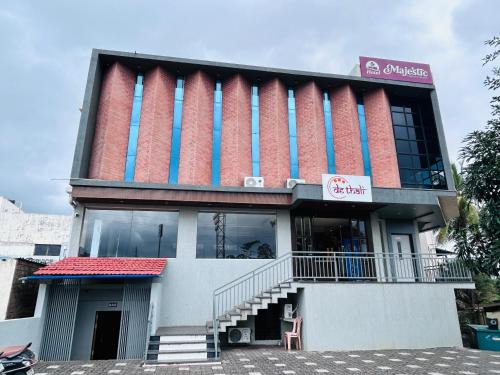 Hotel Majestic, Uchgaon NH4