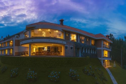Hotel Medina Del Lago