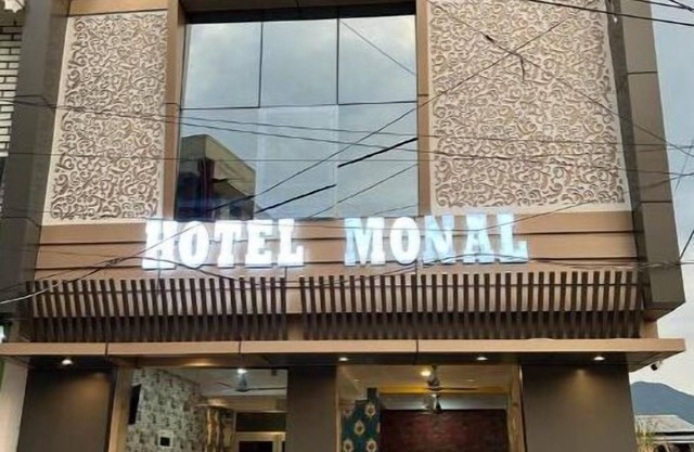 Hotel Monal Deluxe Roomn