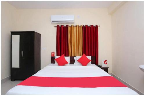 Hotel Moonlight Palace Near Patia Railway Station-Fully Air Conditioning Hotel - Luxury & Spacious Room -A Premium Hotel