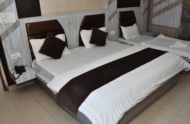 Hotel Neelkanth Mahadev Hotel & Resorts