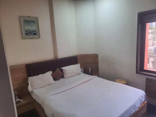 Hotel Nishkarsh House