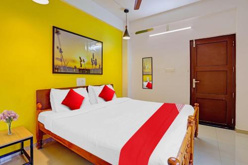 Hotel O Parppidam Residency Kazhakuttam Railway Station