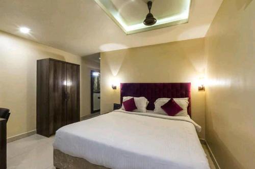 Hotel Parashar check in