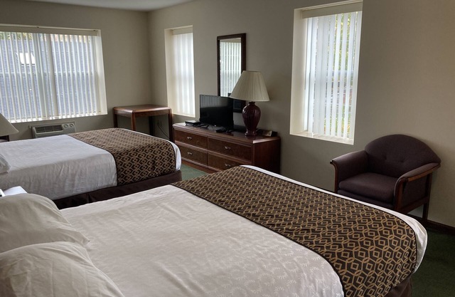 Hotel Pratt- Cooperstown, NY- Baseball Central- Downtown-