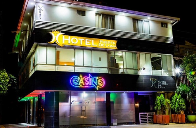 Hotel Puerta De Luna