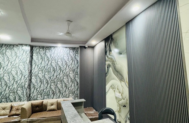 Hotel R Crown Banquet And Rooms