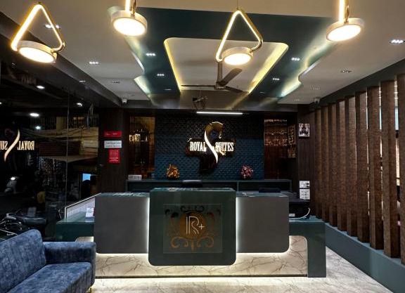 HOTEL ROYAL SUITES +