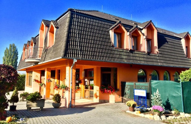 Hotel Senica, Garni