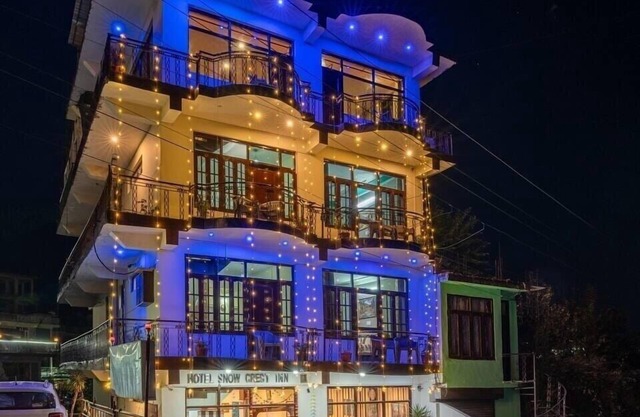 Hotel Snow Crest Inn