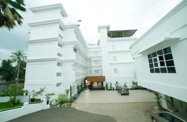 HOTEL SURYA