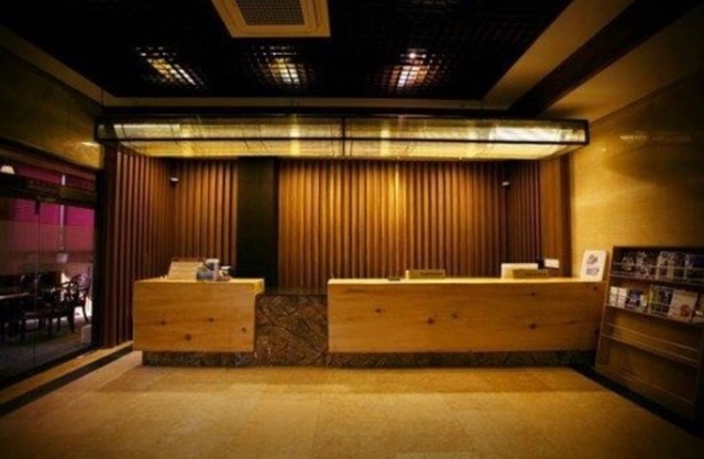 Hotel The Base