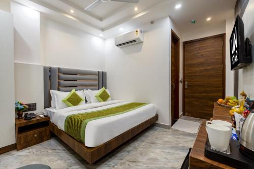 Hotel UN Star - Walk in from NDLS Station & RK Ashram Metro Station