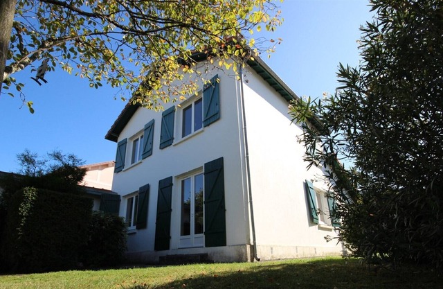 HOUSE 110 M2 WITH ENCLOSED GARDEN