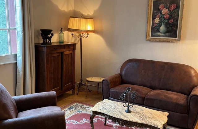 HOUSE 2 BEDROOMS (4people) in TREIGNAC (19 Corrèze) right in the center of the Village