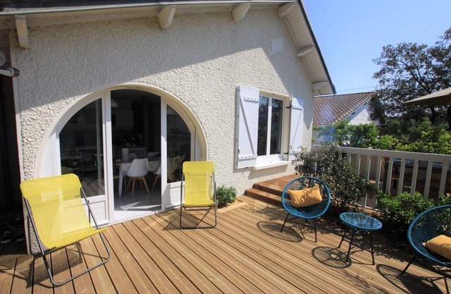 House 5/6 persons 100m from the beach Bonne Source