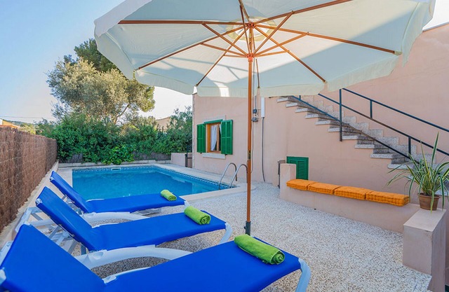 house BENESTAR with pool and air conditioner