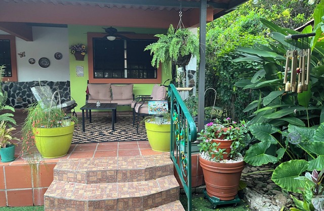 House/casita, 2 bedrooms with amenities close to the beach