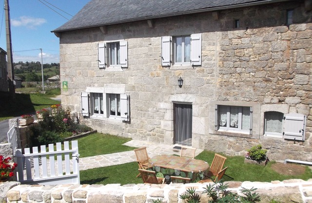 House completely renovated character located 1 km from the Gorges du Bès