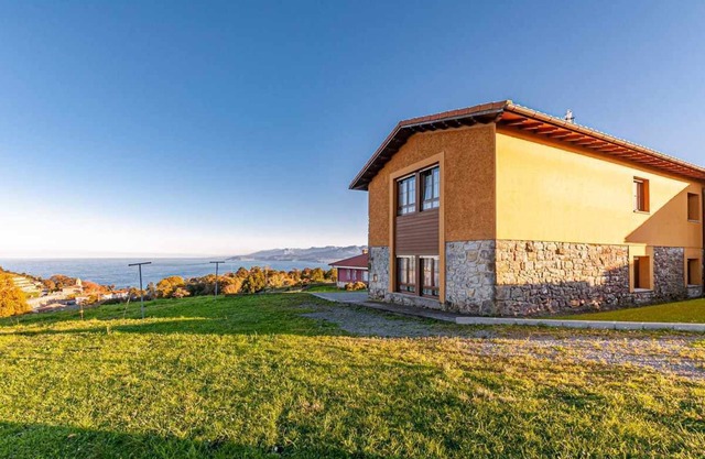 House facing the sea, for 6 people, garden, barbecue perfect for families