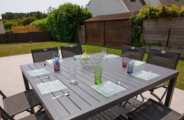 House for 8 with garden 1km from the beach